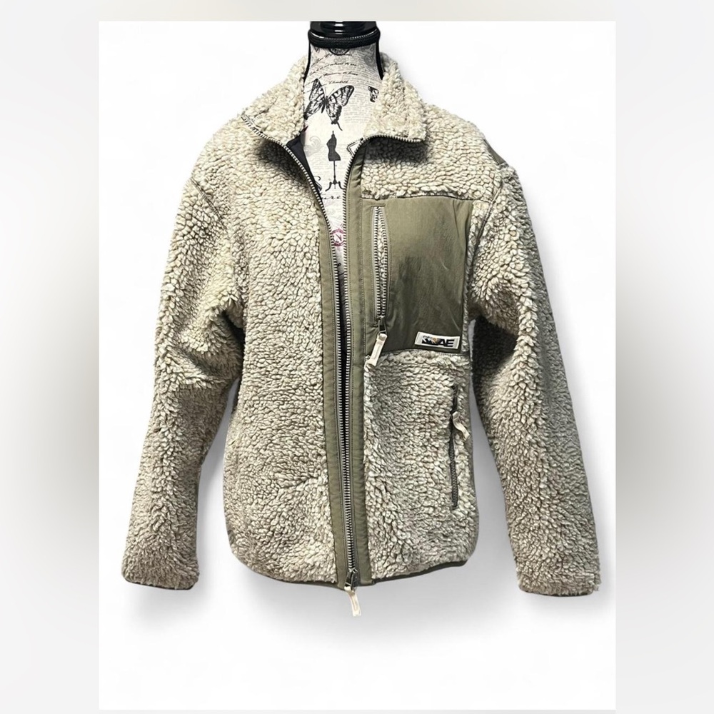 American Eagle Outfitters Green and Cream Sherpa Fleece Jacket